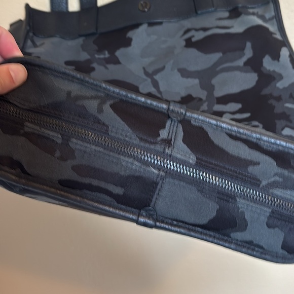 Lululemon Now and Always Tote camo 15L expandable tote bag - Picture 6 of 13